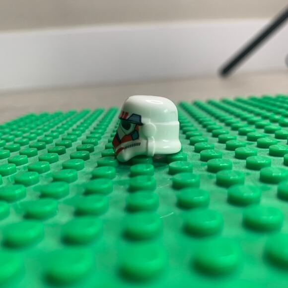 LEGO Star Wars Minifigure Shock Trooper Helmet - Picture 3 of 6